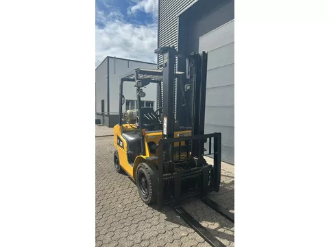 Caterpillar GP25N 2,5 ton LPG heftruck