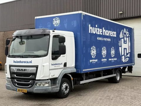 DAF LF 230 FA / Manual / 6-cilinder / Only 206.786 km !! / Laadklep LBW Lift / Airco / New smarttacho Gen2V2 / Big cabin / NL Truck