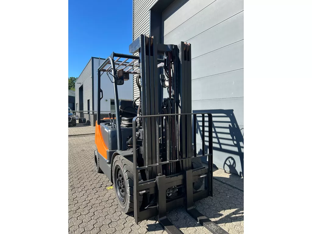 Doosan D25 2,5 ton diesel heftruck