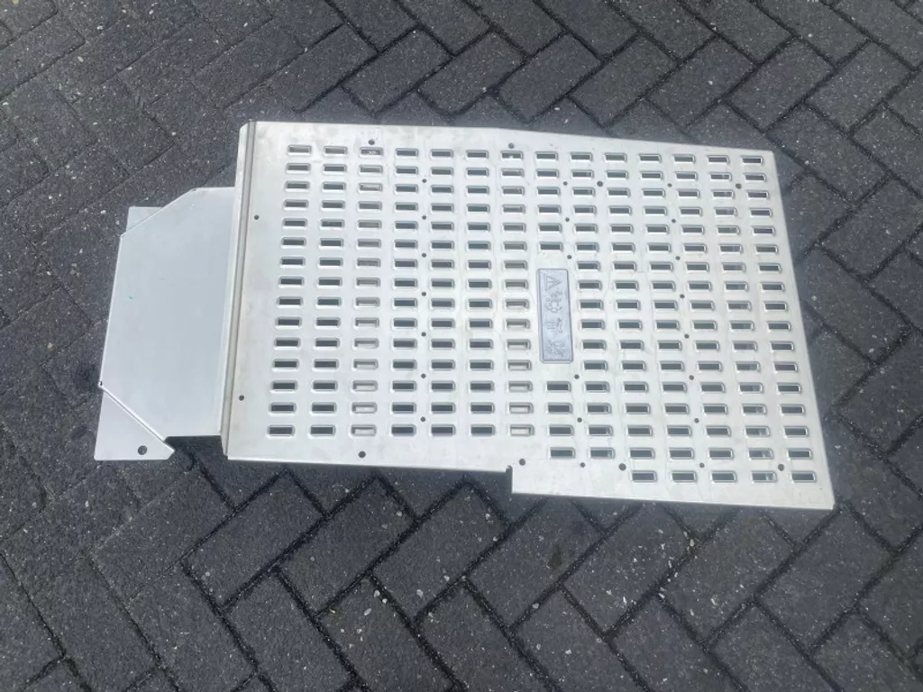 DAF 2232138 OPSTAPPLAAT RECHTS (ALS NIEUW)