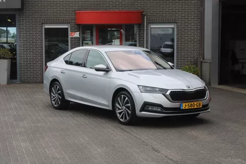 Skoda Octavia 1.5 TSI First Edition Adaptive/Trekhaak/Clima/Led