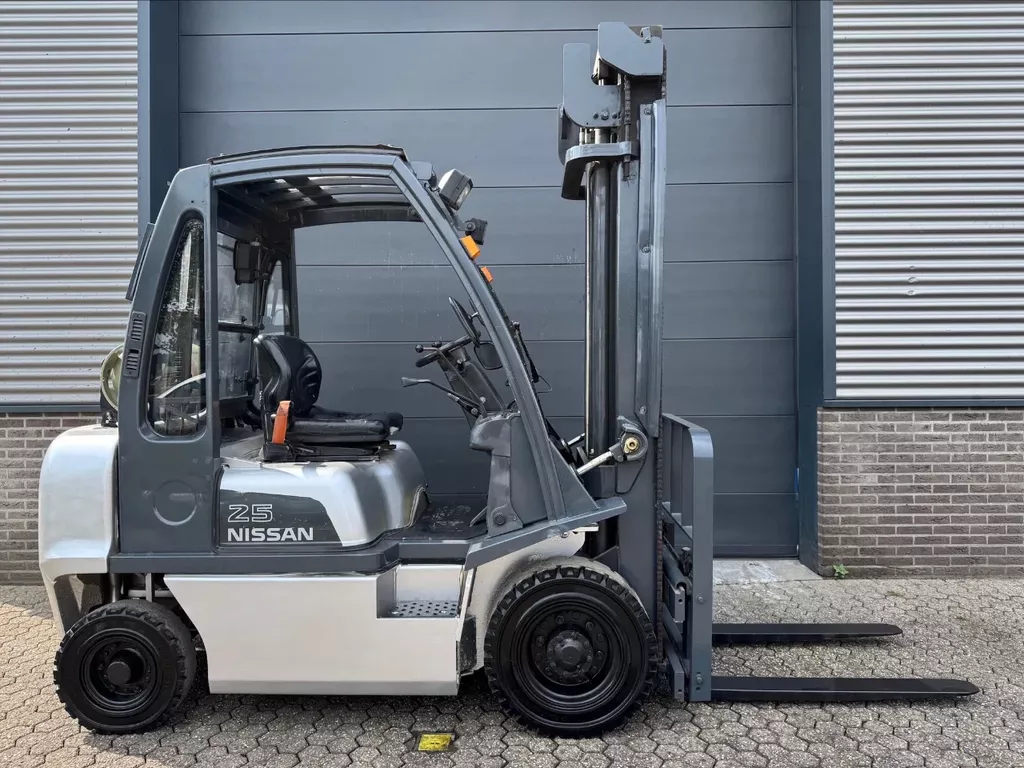 Nissan UD02A25PQ 2,5 ton LPG heftruck