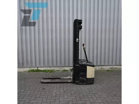 Crown Elektrische stapelaar Triplex