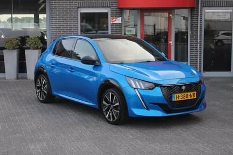 Peugeot 208 1.2 PureTech GT-Line Pano/Dodehoek/Led/Navi