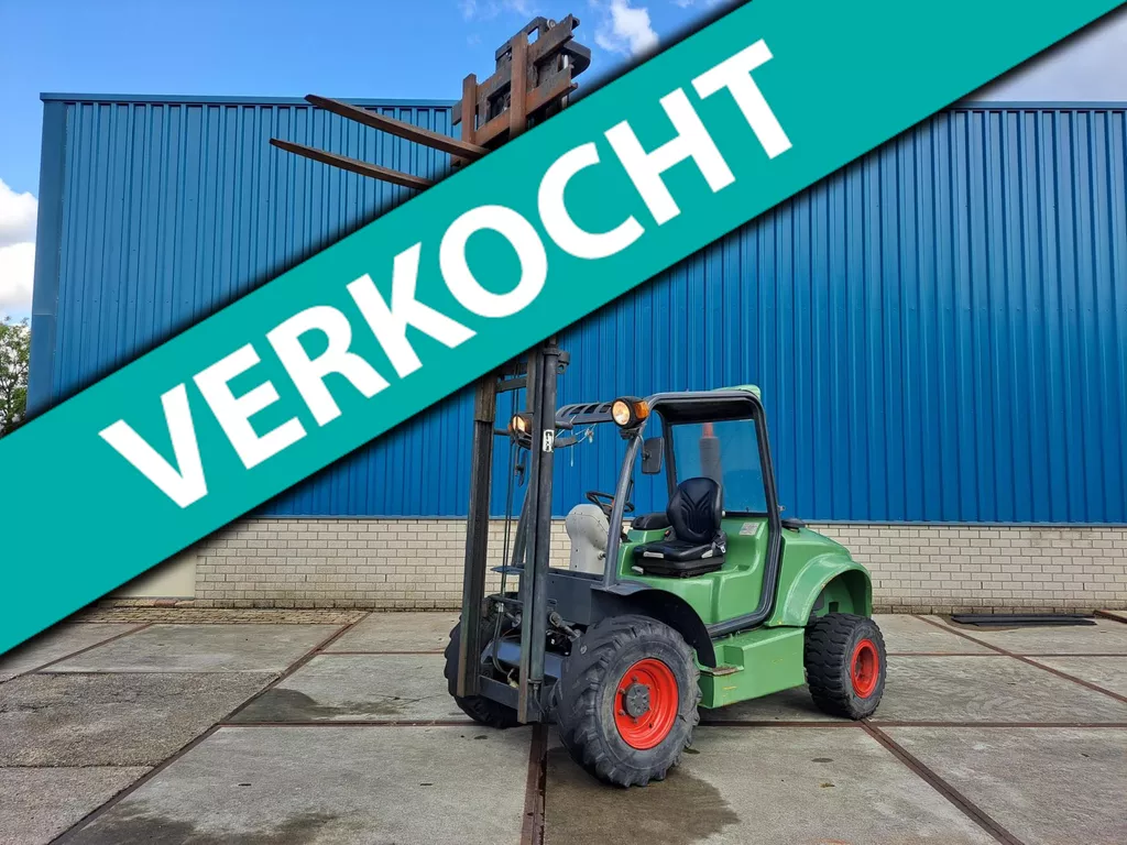 Ausa CH 200 4x4 met Isuzu motor Ruwterrein Heftruck