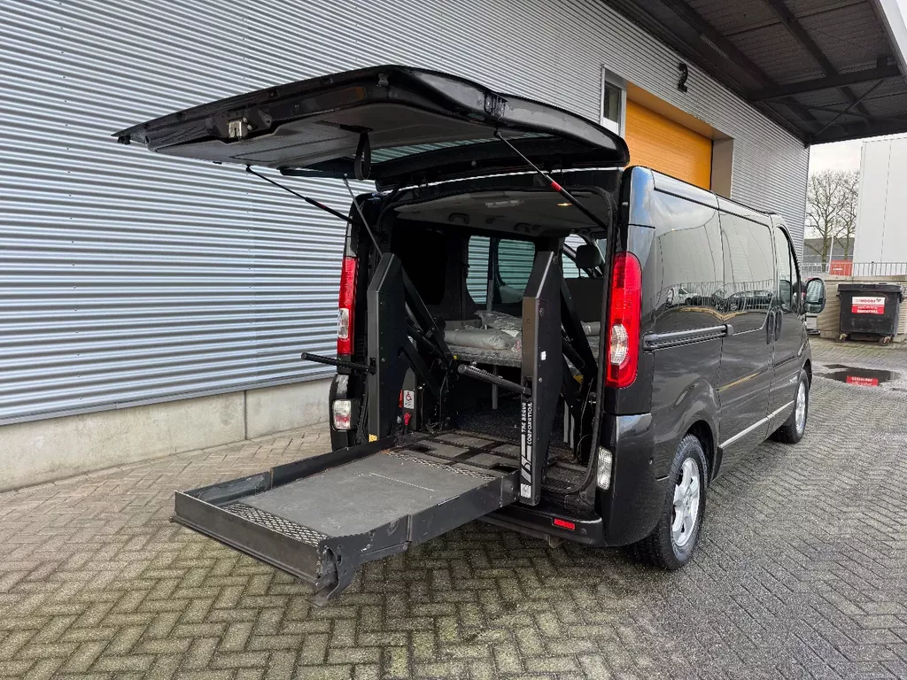 Renault Trafic 2.5 dCi T29 L1H1 150PK Automaat Rolstoelvervoer