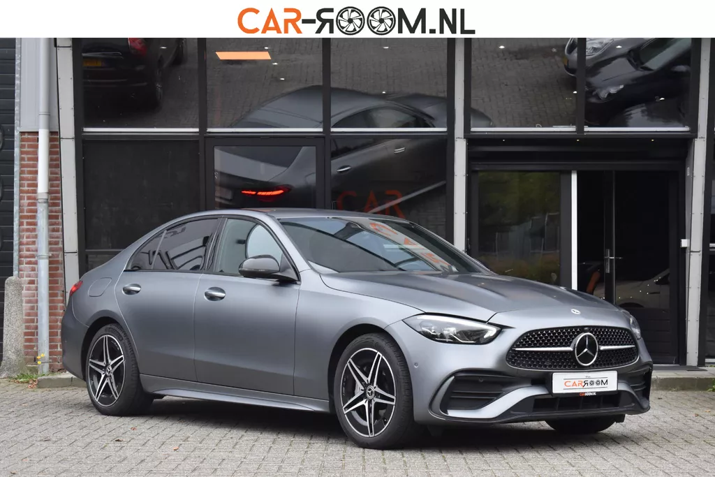 Mercedes-Benz C-klasse 300e AMG Line Plug-in Hybride Lane ACC 360Camera Mat Grijs