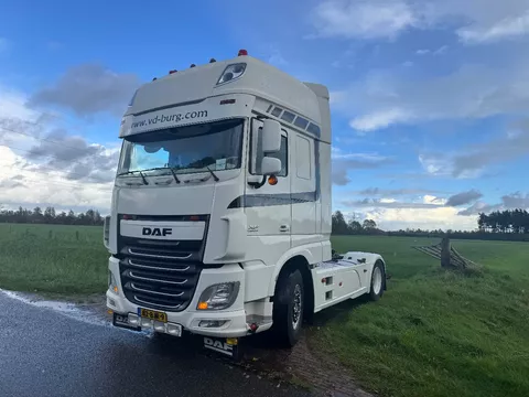 DAF XF 460 Special white interior, 4 Spaaks stuur