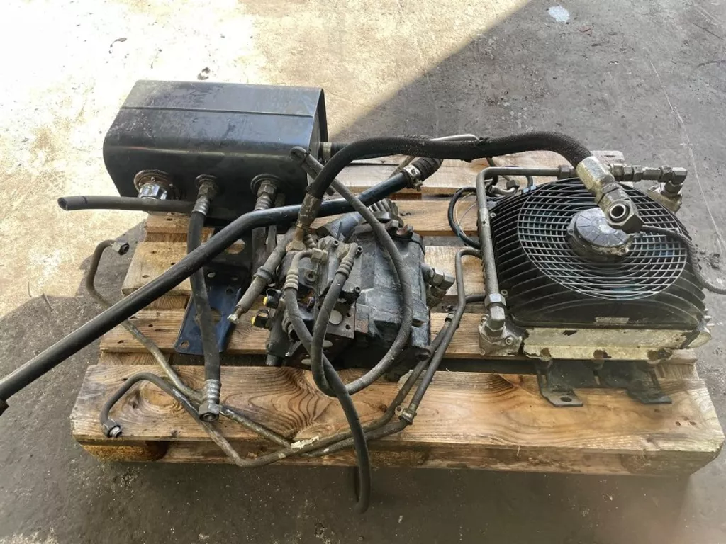 MAN 81.67501-6098 DRIVE PUMP FRONT AXLE SET