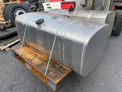 DAF 2198104 FUEL TANK 525 LTR 1526X675X580 MM (IN GOEDE STAAT)