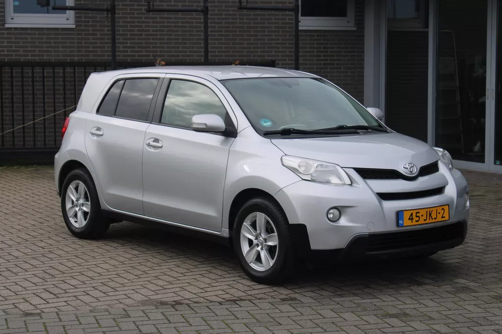 Toyota Urban Cruiser 1.3 VVT-i Dynamic Clima/N.A.P. Nieuwe apk!! Toyota Urban Cruiser 1.3 VVT-i Dynamic Clima/N.A.P. Nieuwe apk!!