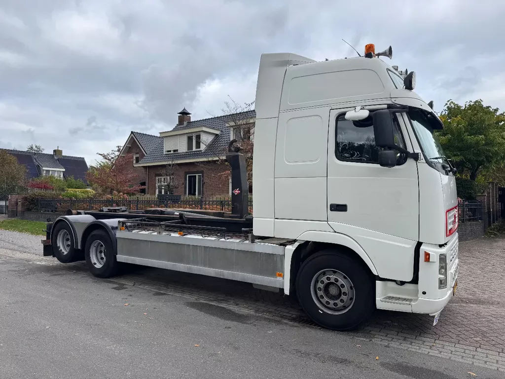 Volvo FH 460 6 x 2 Haakarm APK 09-2026