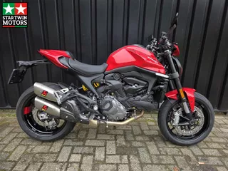 Ducati Monster + Akrapovic