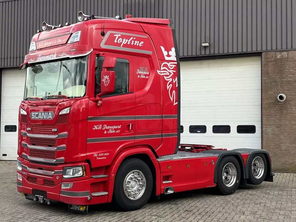 Scania S S650 V8 / Full air / Retarder / 315 WB / Parking airco / New Smarttacho Gen2V2 / Special interior / Showtruck