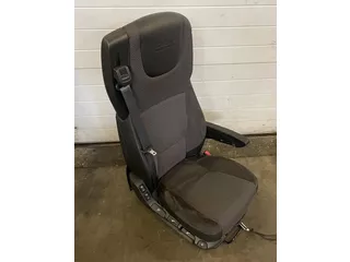 DAF 1879254 BIJRIJDERSSTOEL MET DAF-LOGO