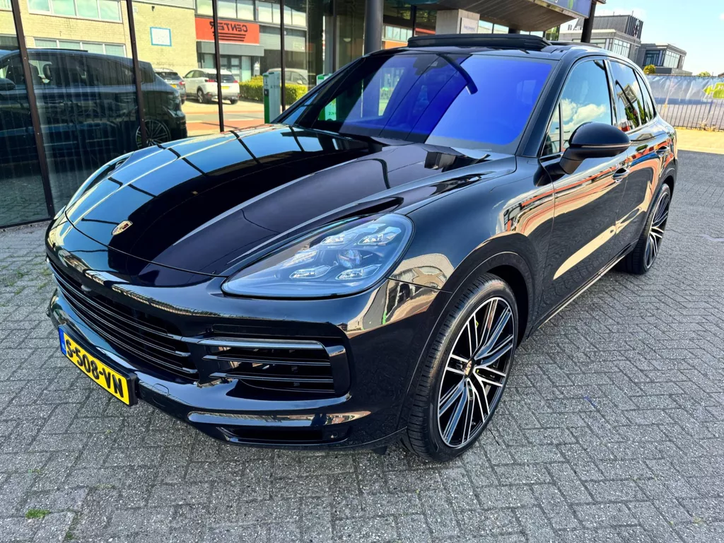 Porsche Cayenne 3.0 E-Hybrid / Pano'dak / Sport Chrone / Luchtvering / Sfeerverl.