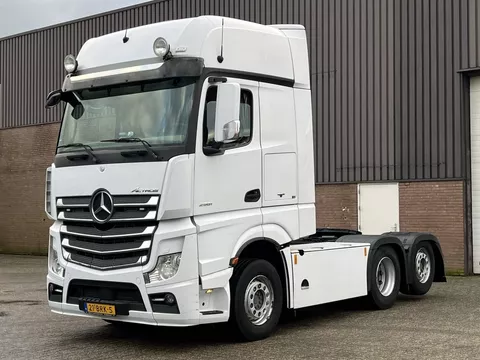Mercedes-Benz Actros 2551 / 6x2 / Gigaspace / Only 598.656 km !!