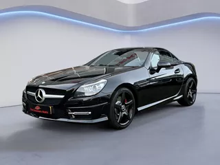 Mercedes-Benz SLK-klasse 350 AMG Automaat / Glazen Dak / Bi-Xenon / Dynamic Handeling / Nek Verwarming / Apple Carplay / Leder / DAB / Parkeer Pakket / (MET GARANTIE*)