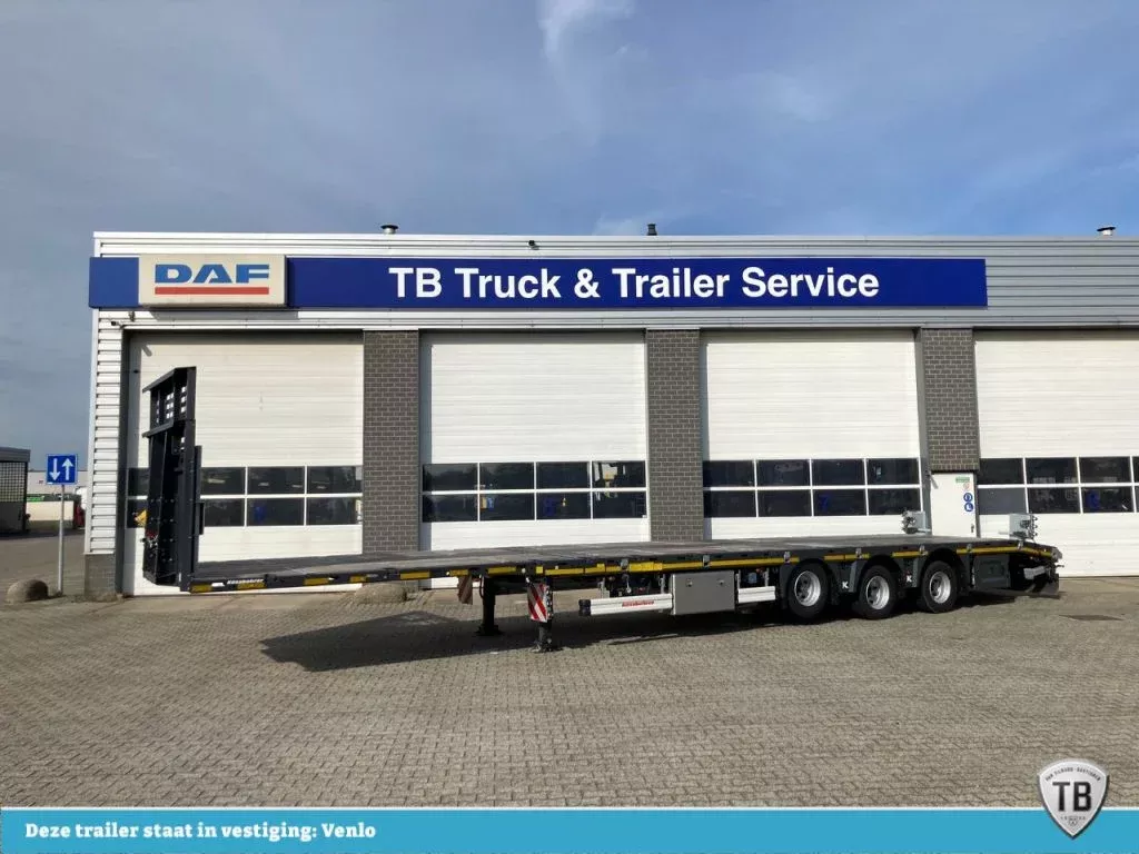 KAESSBOHRER SPA M3 / 1N - 18 / 27 Heavy Duty uitschuifbare vlakke mega trailer met liftas, rongen en oprijplaten