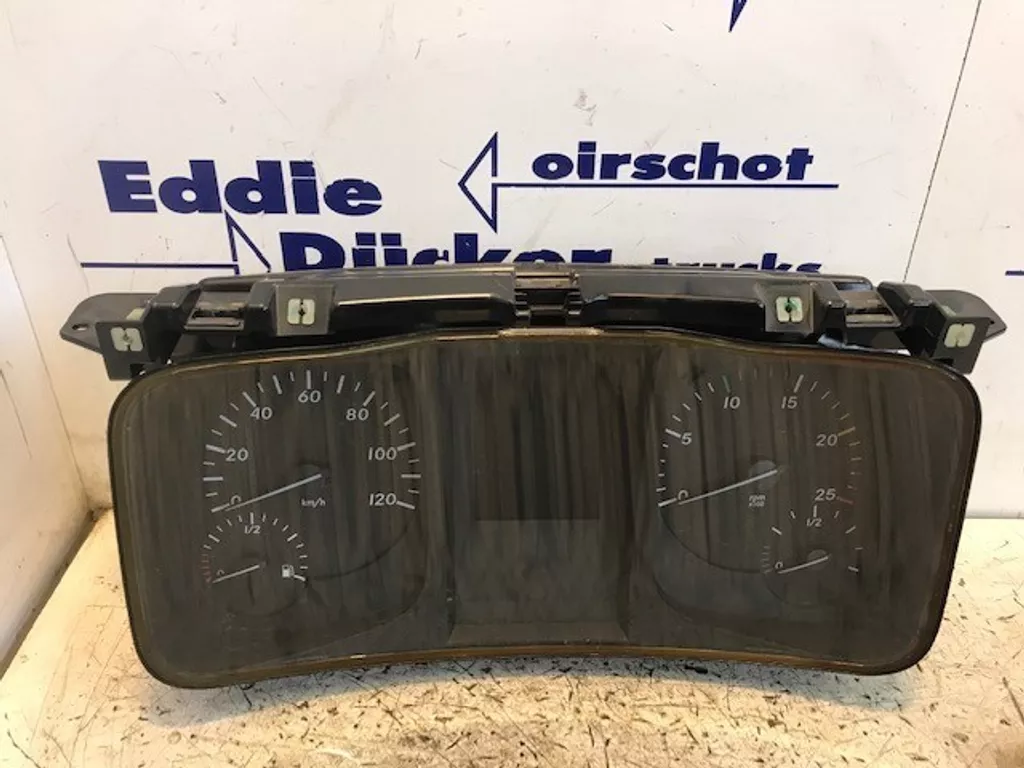 Mercedes-Benz A 0094461221 INSTRUMENT CLUSTER ACTROS MP4