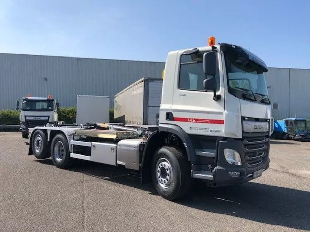 DAF 450 FAN 6X2 axle with HYVA Loader 20-53-S