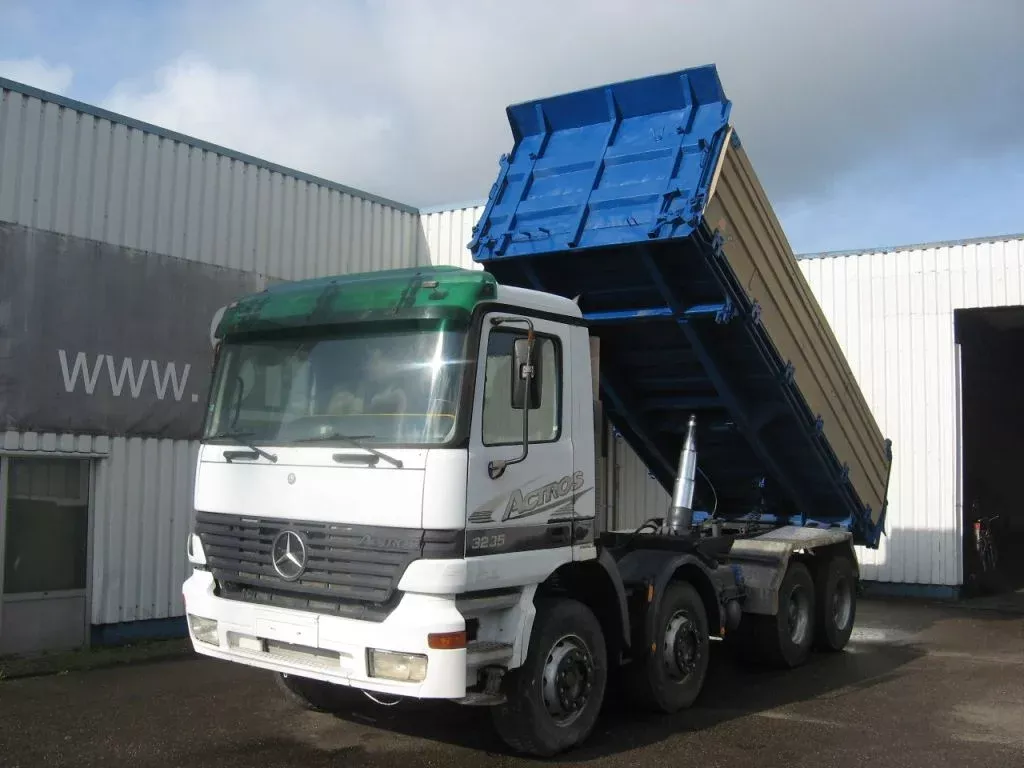 Mercedes-Benz Actros 3235 , 8x4 , 3 Way Tipper , EPS , 3 Pedals