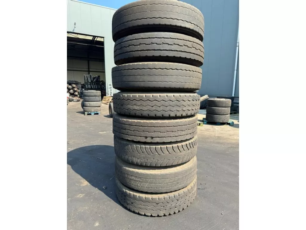 Diverse 325/95R24 / 12.00R24