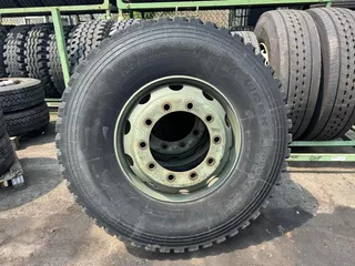 Michelin 13R22.5 X WORKS SET