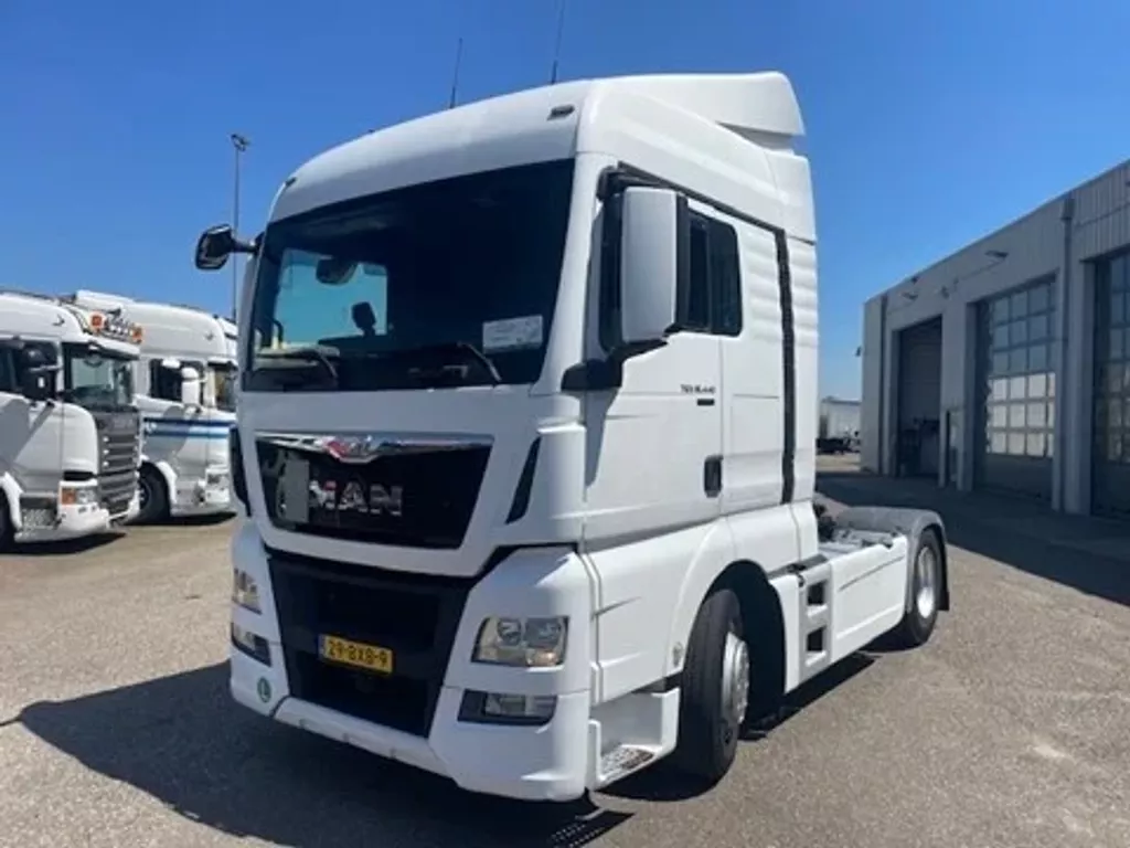 MAN TGX 18.440 Retarder,Spoiler,2x tank