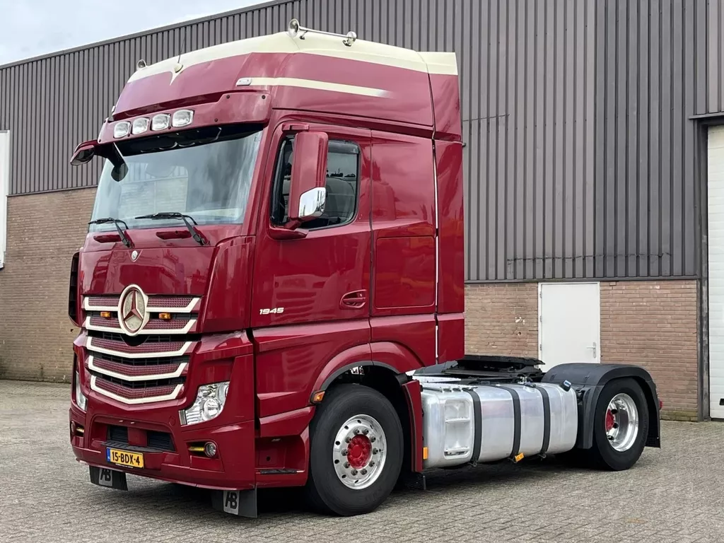 Mercedes-Benz Actros 1945 / Gigaspace / NL Truck