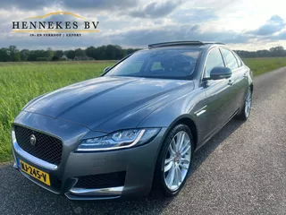 Jaguar XF 2.0d Portfolio Pano / Navi / Leder / Xenon Led / Camera