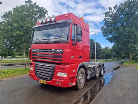 DAF XF 105.460 Spacecab 6 x 2 Retarder.