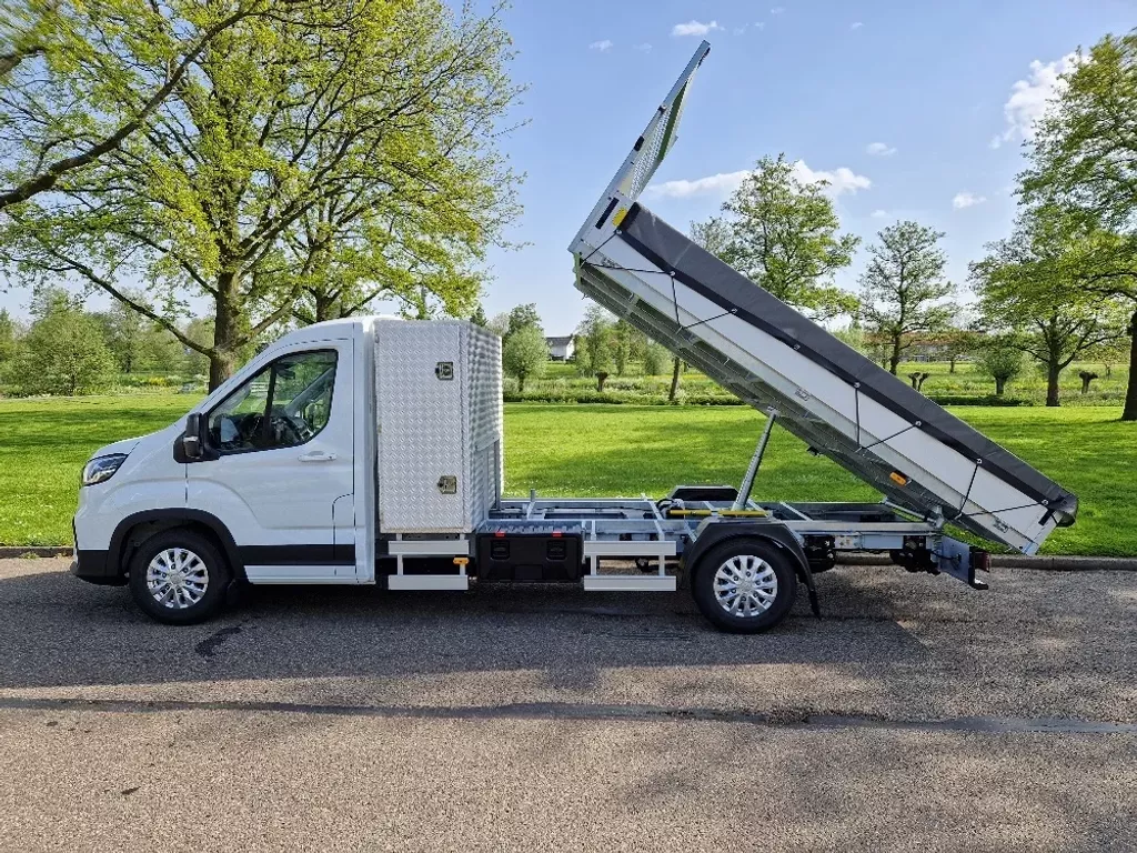 Maxus Deliver9 100% Elektrische chassis cabine Kieper e-Deliver 9 L4 CC Kast Kieper