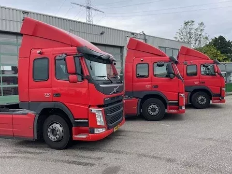 Volvo FM 11 ltr/Skirts/Sleepcabine/NL truck 3 pieces available