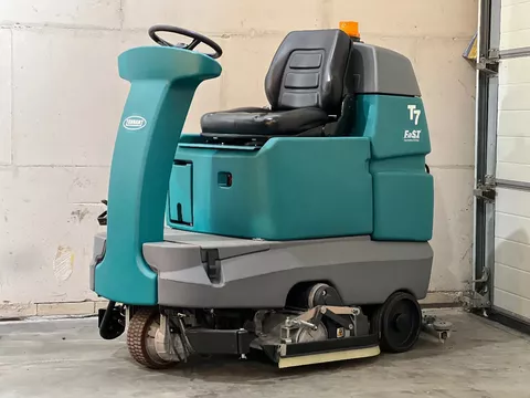 Tennant T7 ((NIEUW STAAT)(34 UUR))cilindrische schrobmachine