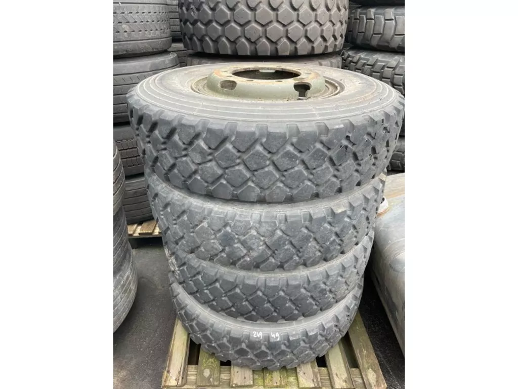 Michelin 11.00R20 XZL