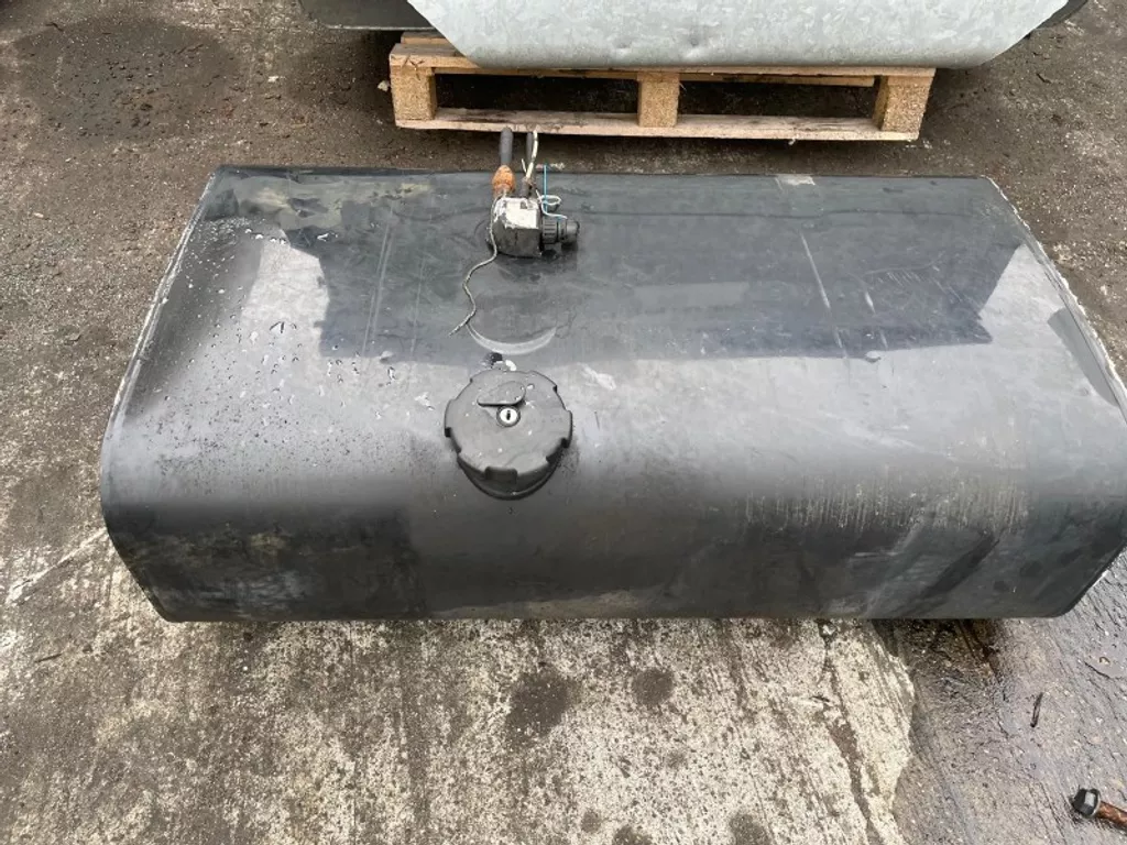 MAN STALEN BRANDSTOFTANK (105X62X35 CM)