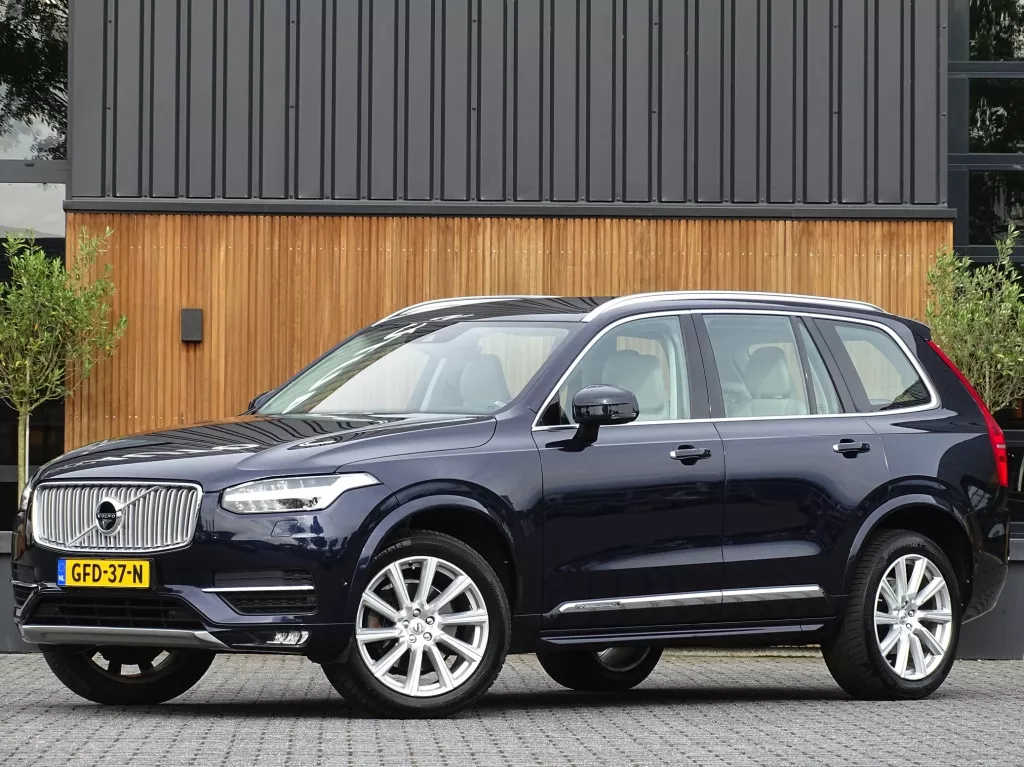 Volvo XC90 T6 325PK Inscription / luxe uitvoering / 7-zitter / LED