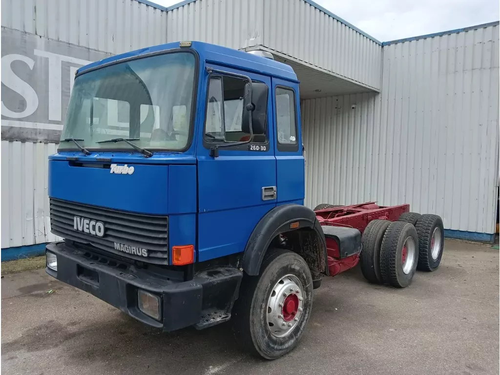 Iveco Turbostar 260-30 AH , 6x4 , V8, Manual , Spring Suspension