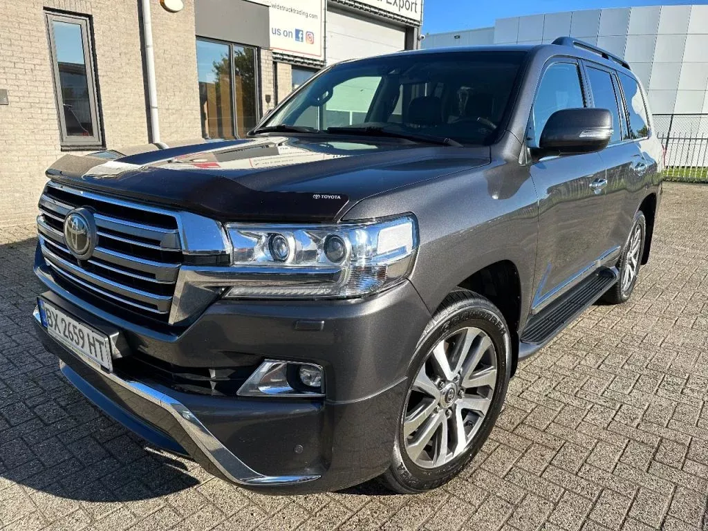 Toyota Land Cruiser V8 LAND CRUISER 200 V8 + CAMERA 360 + FRIDGE + DIESEL + ONLY EXPORT