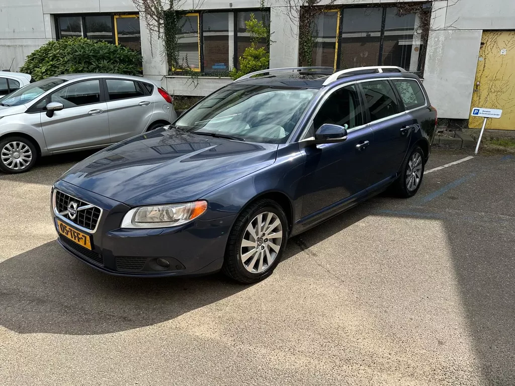 Volvo V70 1.6 T4 Limited Edition / Xenon/ Lederen bekleding/ PDC/ Open dak