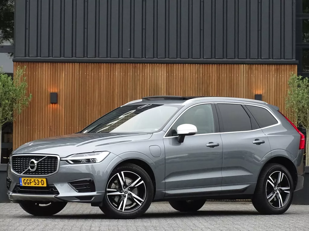 Volvo XC60 T8 408PK R-Design / LED