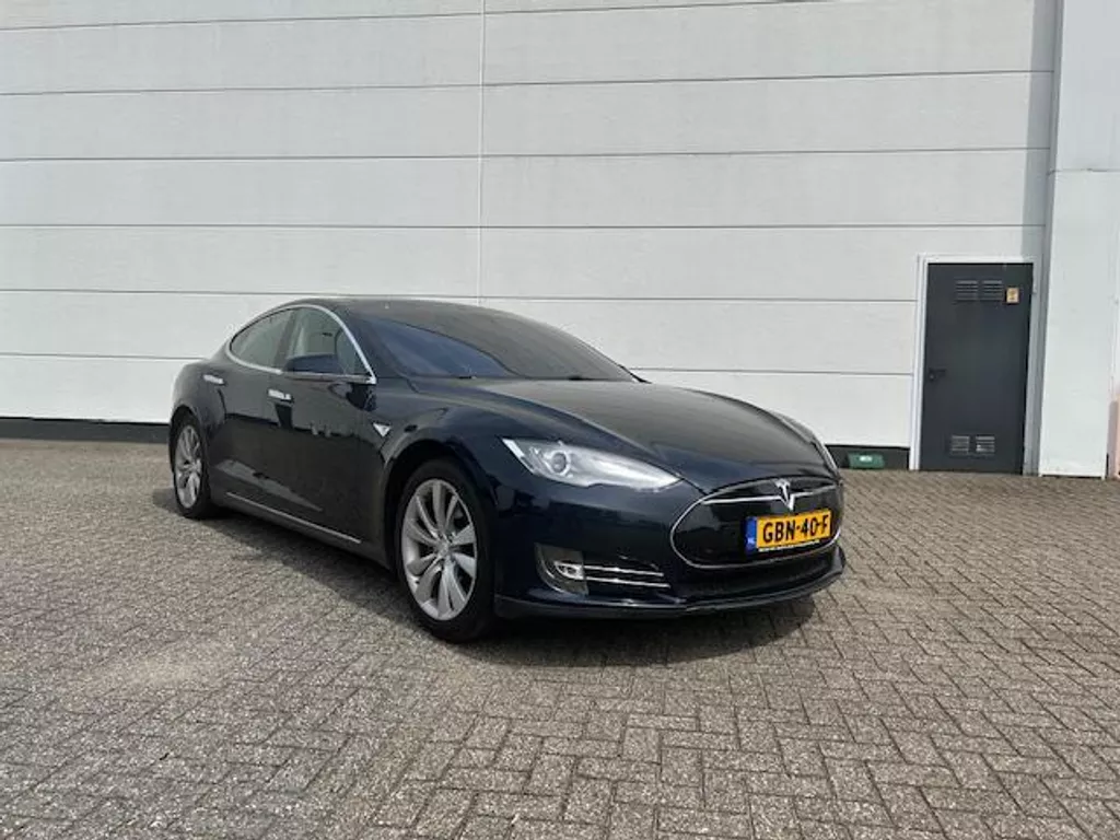 Tesla Model S 85 Performance