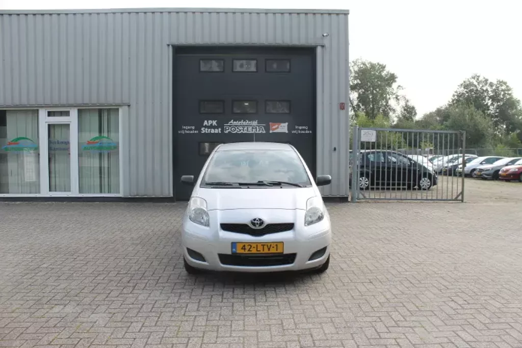 Toyota Yaris 1.0 VVTi Acces MET AIRCO EN NIEUWE APK