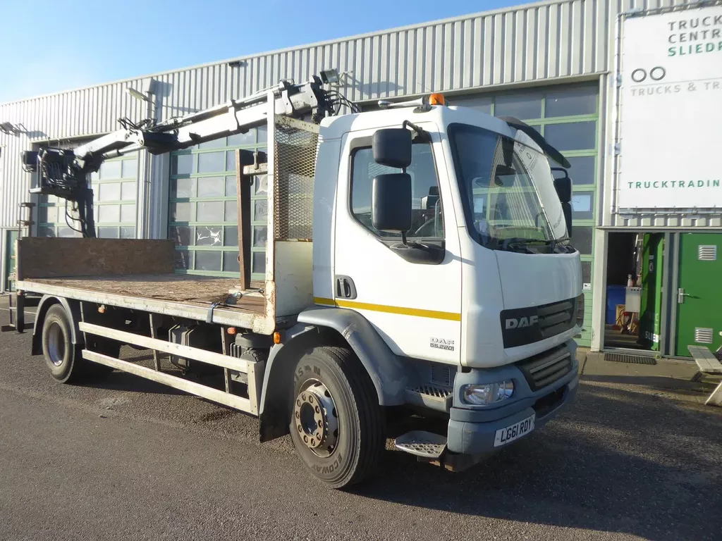 DAF LF 55.220 RHD , Hiab Crane 9 T/mtr , Manual, Euro 5 Voll Blattfederung steel suspension