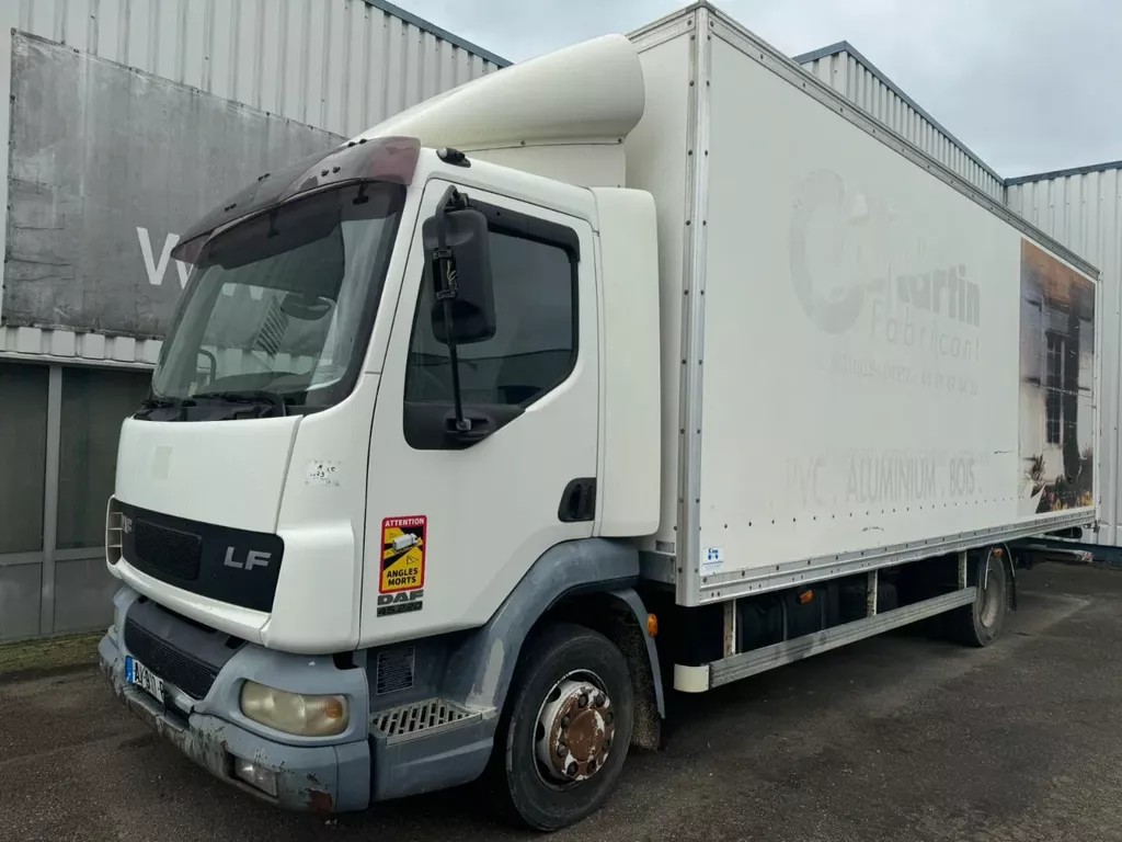 DAF LF 45.220, Closed Box