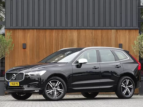 Volvo XC60 2.0 T5 251PK AWD R-Design / Harman Kardon / LED