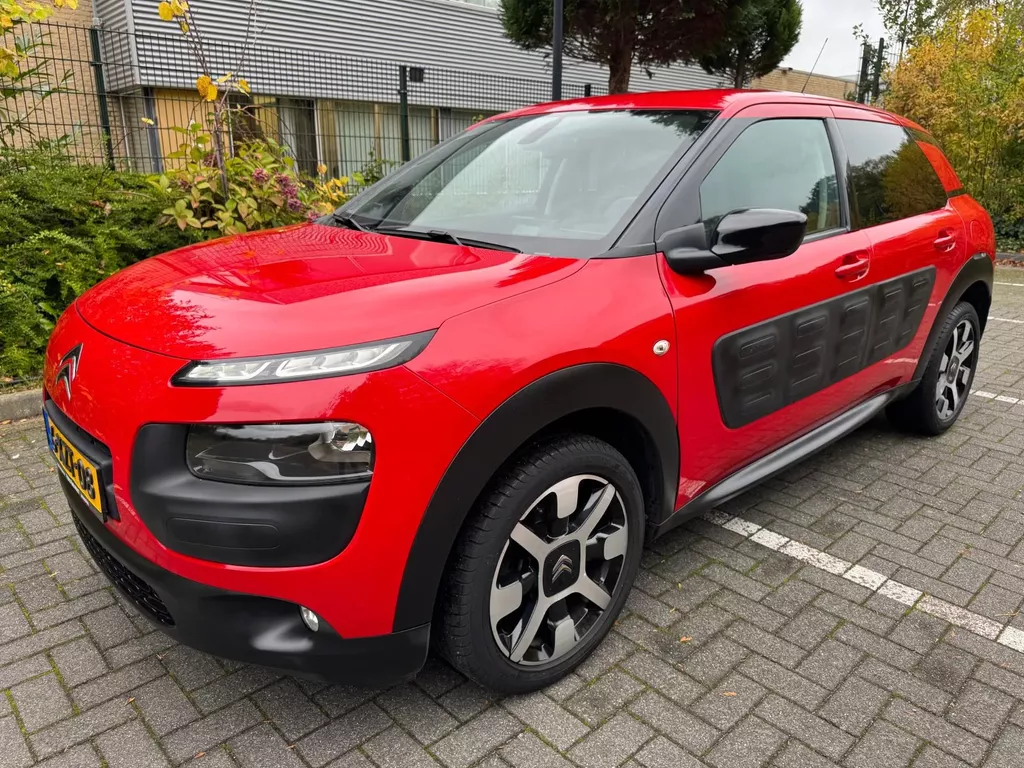 Citro&euml;n C4 Cactus 1.2 e-VTi Shine / Automaat / Camera / Trekhaak / Navi