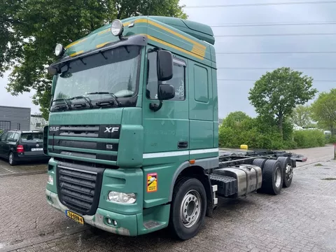 DAF XF 105 410 EURO 5 / 6X2 / TAILLIFT