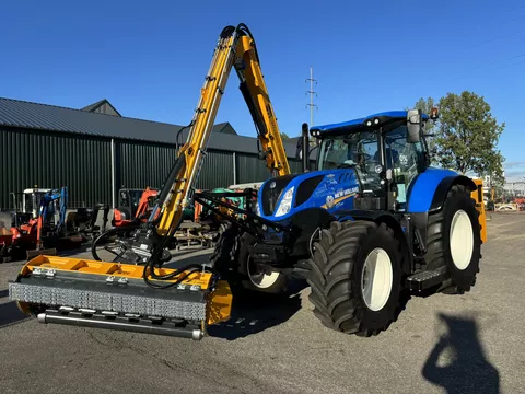 New Holland T7.210 AC + Herder Grenadier